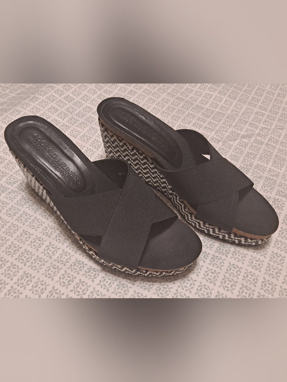 Donald J Pliner Black Crisscross Wedge Sandals - Women Sz 7.5 Lovely Woven